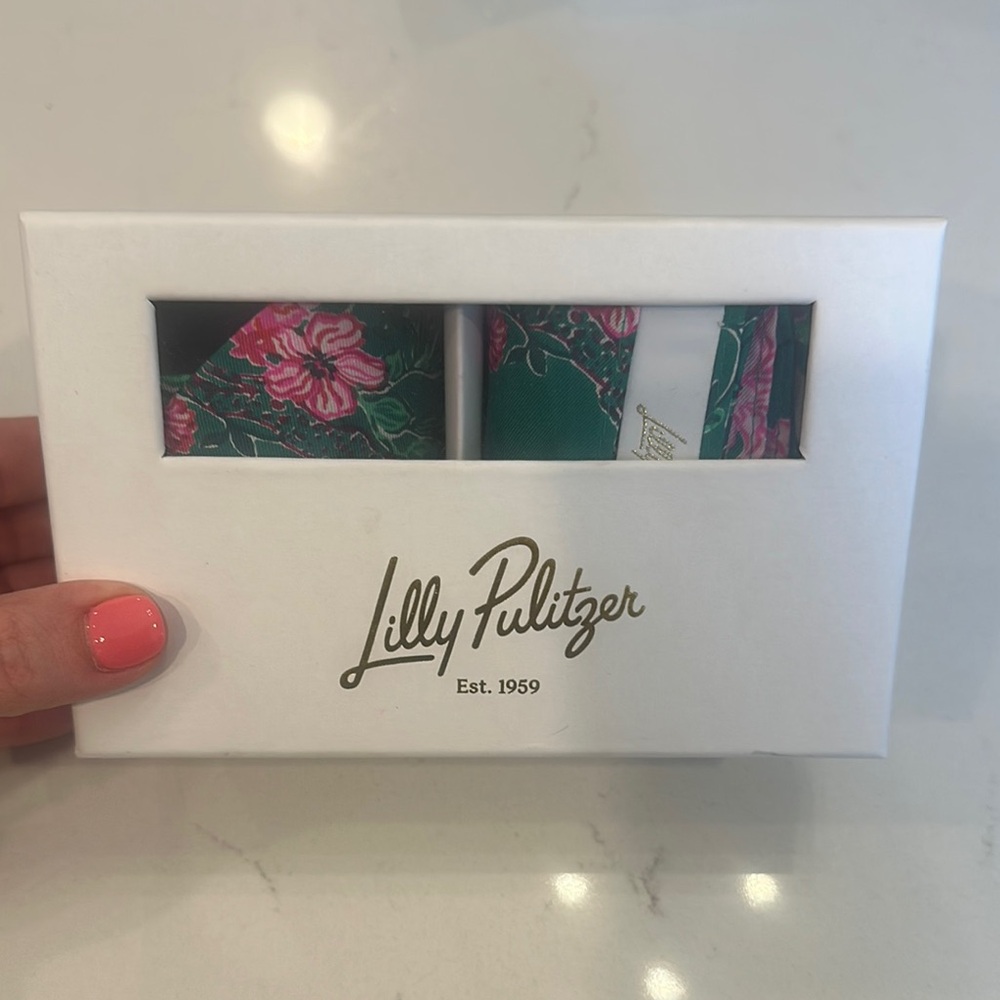 Lilly Pulitzer Pink and Green Safari Tie & Pocket square Set